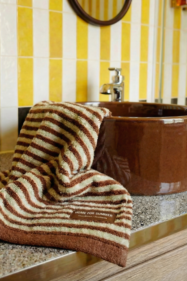 Hand Towel – Wisteria / Dust Vanilla